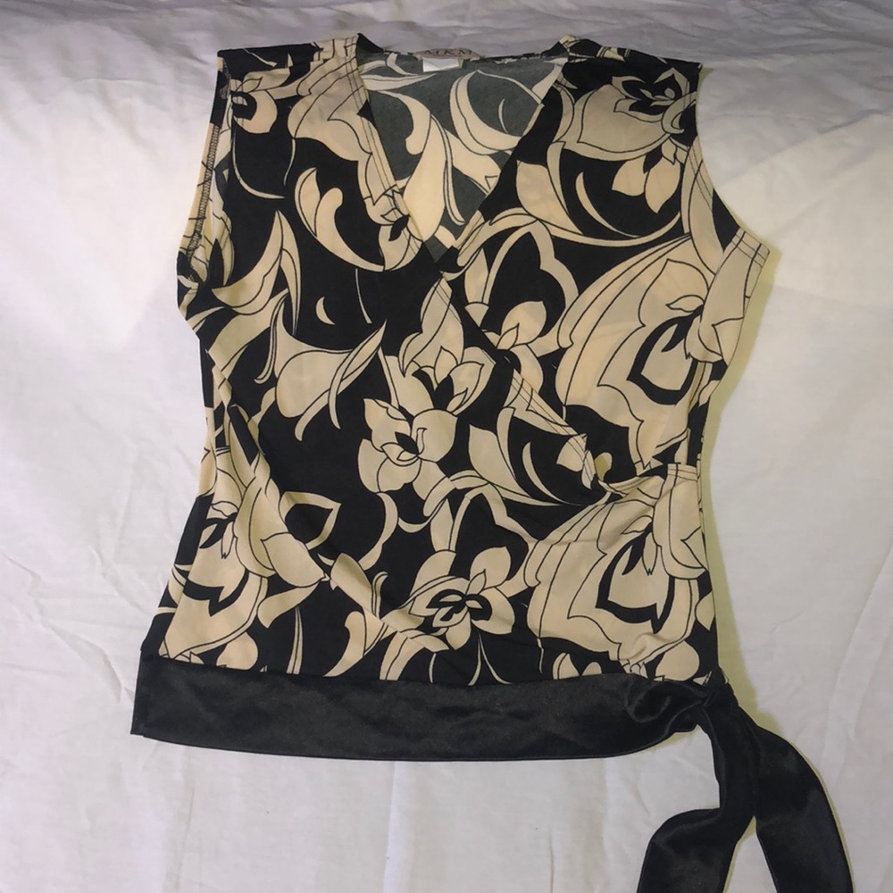 Women’s Floral Black and Tan Sleeveless Top